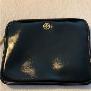 Tablet/iPad zipper case